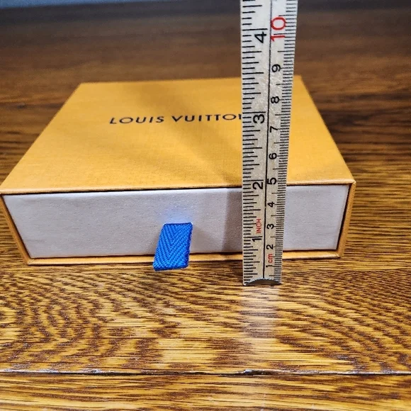 Louis Vuitton Orange Gift Box with Blue Ribbon - Picture 7 of 8